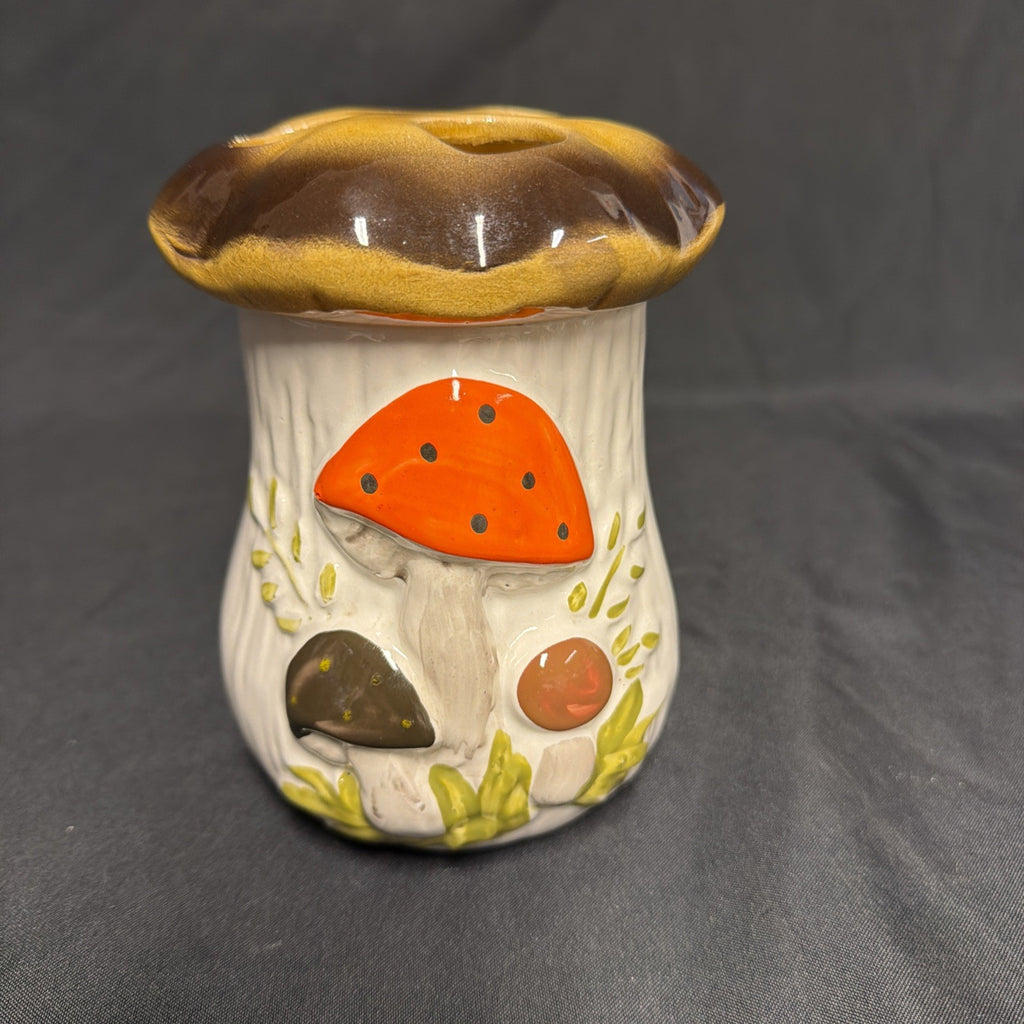 Merry Mushroom 1973 Sears Laurentian pottery Canada Utensil Holder - (1850)