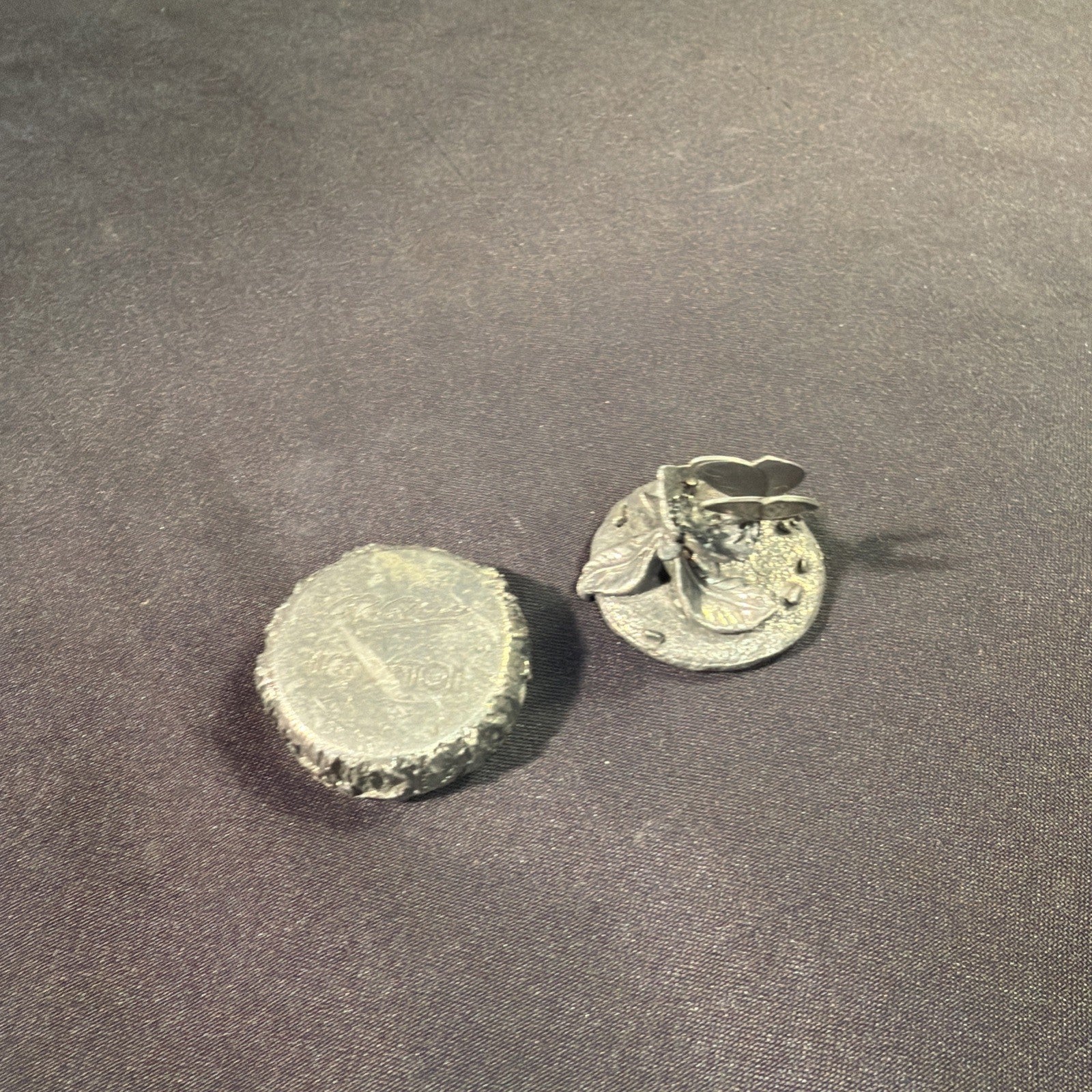 Woodsetton by R. Rice Small Pewter Pill Box Butterfly Flower and bark base 1980's - (1974)