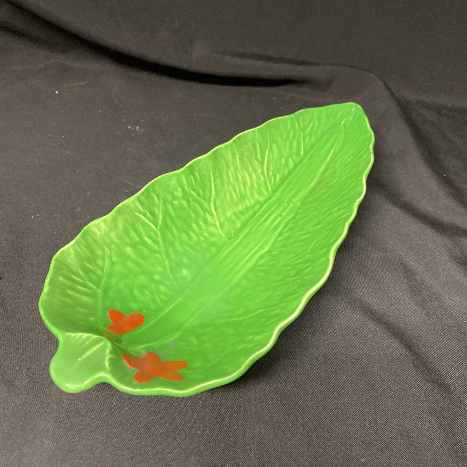 Beswick Ware 6890 Cabbage Leaf hand finished serving plate 31cm - (1722)
