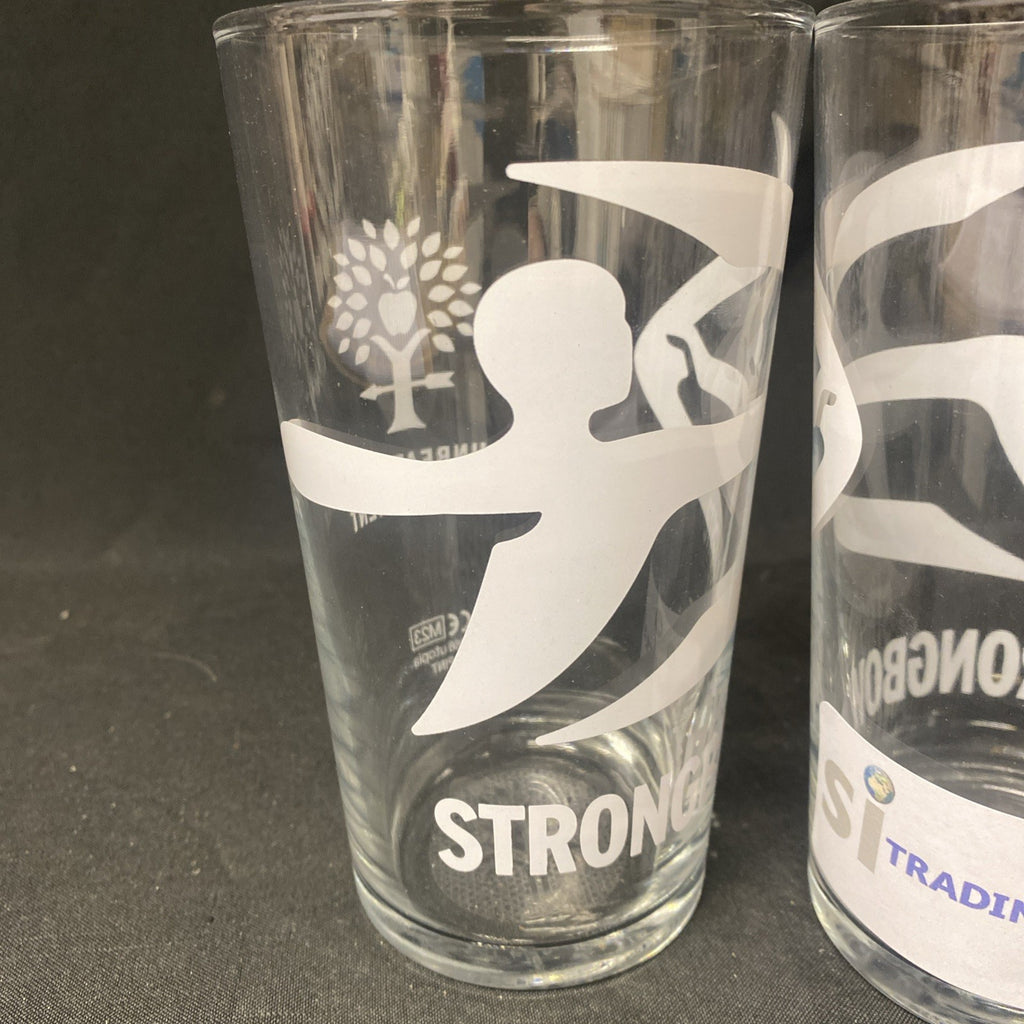 2X Strongbow Cider Utopia White design pint Glass Drinks Home Bar Pub Party (1422)