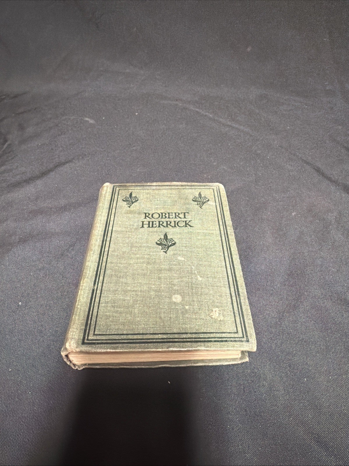 Book Poems - Robert Herrick - Edited by Henry Newbolt - (1832)