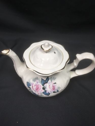 Price & Kensington 1960's White Roses Teapot - (2766)