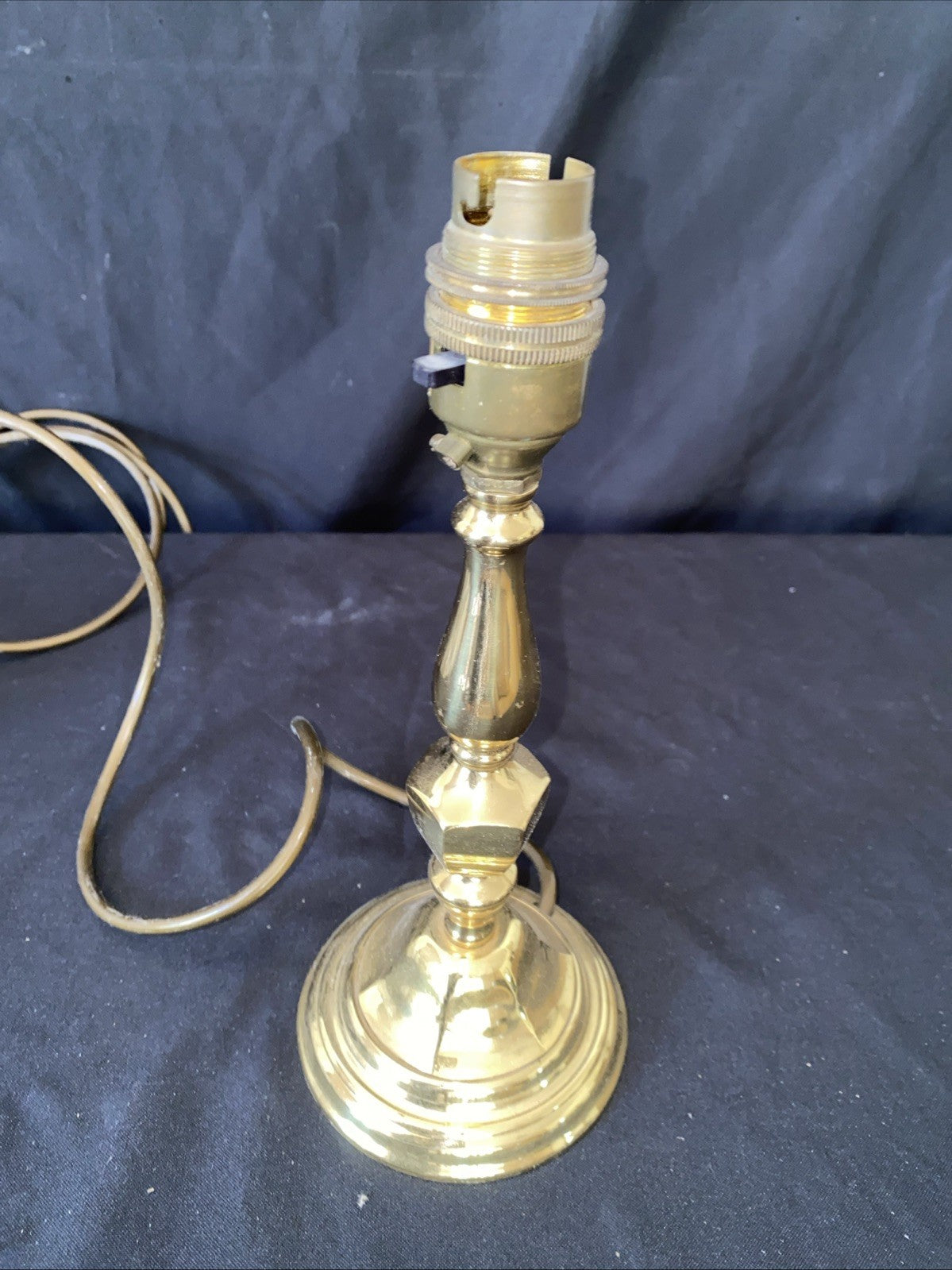 Vintage Brass Table Lamp 24cm tall - (1202)