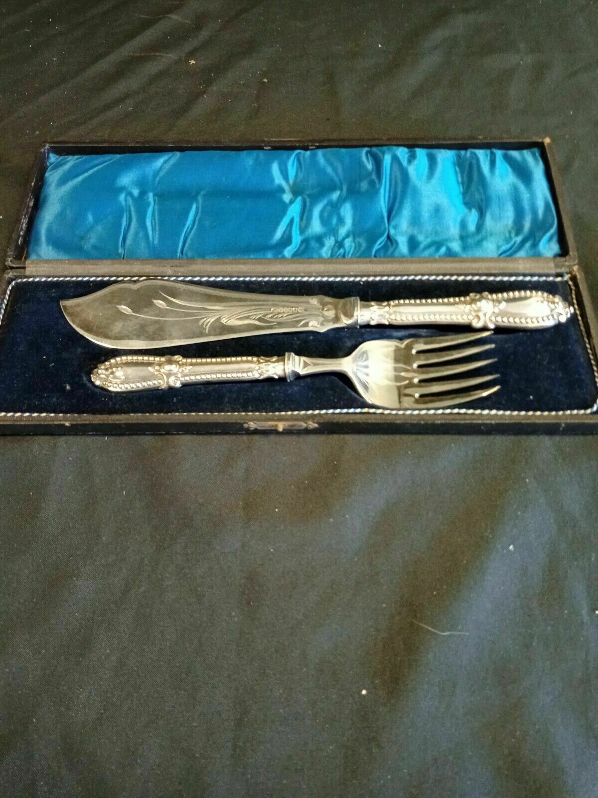 Philip Ashbury & Son Late 1800's Silver Plate Fish Server set cased - (7926)