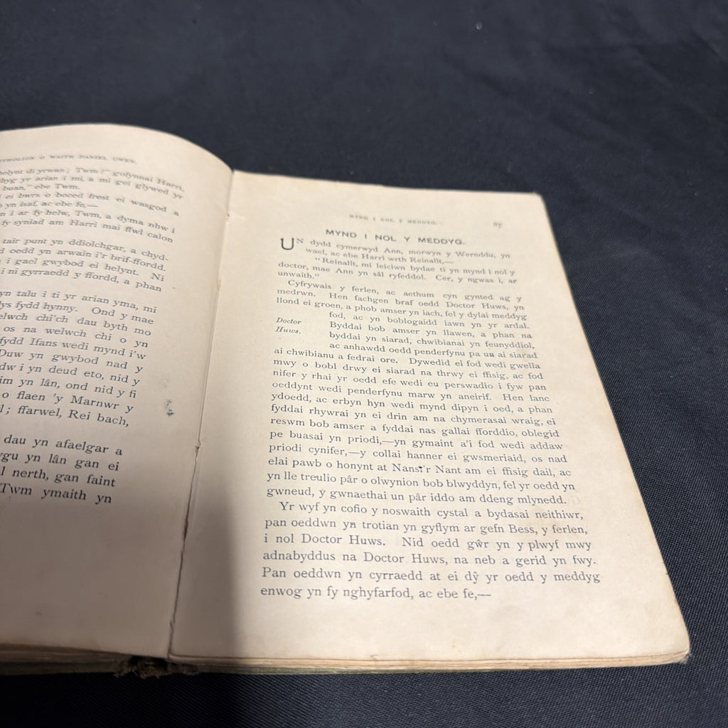 Dyddiau Ysgol Detholion O Waith, Daniel Owen - Welsh Language book - (1900)