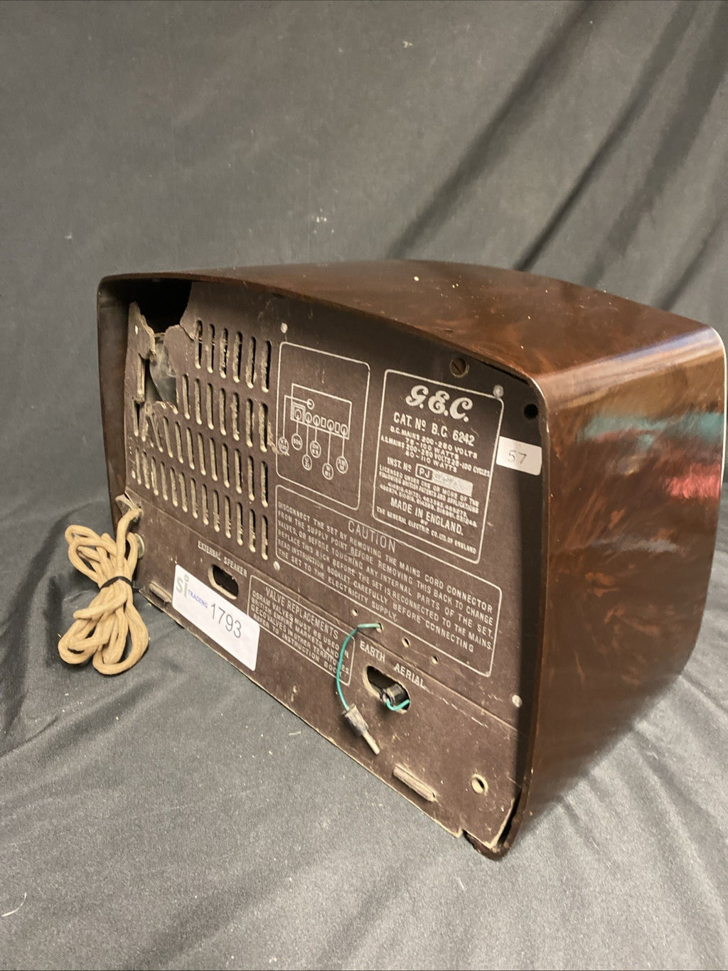 Vintage G.E.C Cat No. B.C. 6242 Radio General Electric Co. in original condition - (1793)