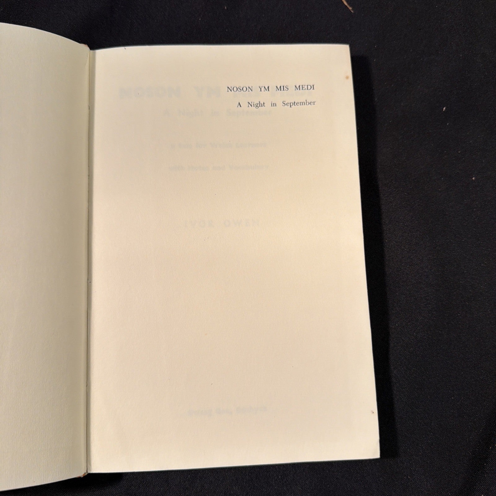 Noson Ym Mis Medi, Ivor Owen, A tale for welsh learners - Welsh Language book - (1874)
