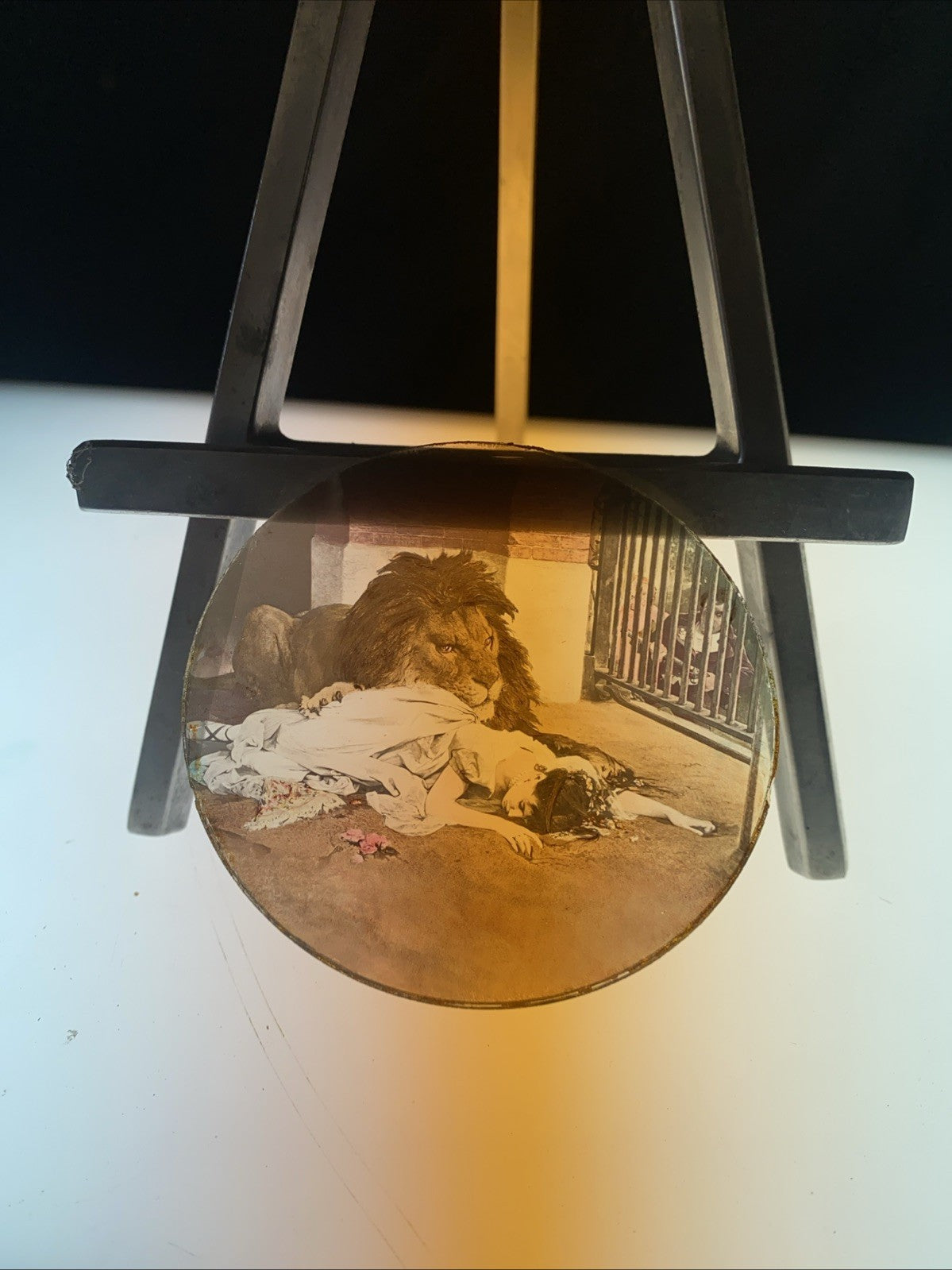 Magic Lantern Victorian Glass Round Handpainted Slide Lion & Grecian Girl (1139)