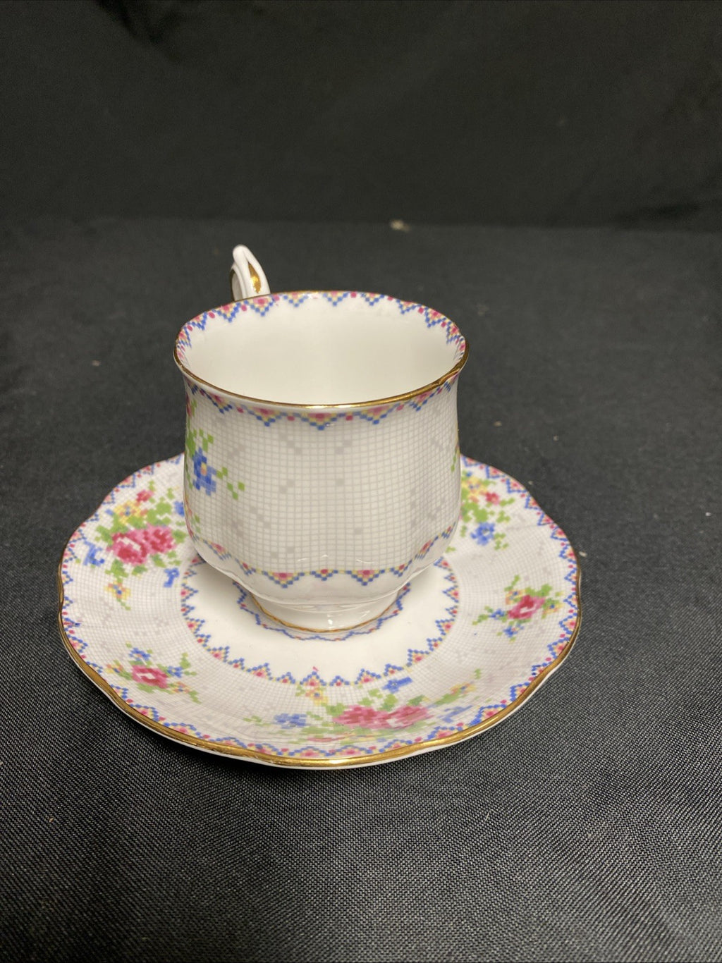 Royal Albert Bone China Petit Point RD778676 Tea Cup & Saucer - (1758)