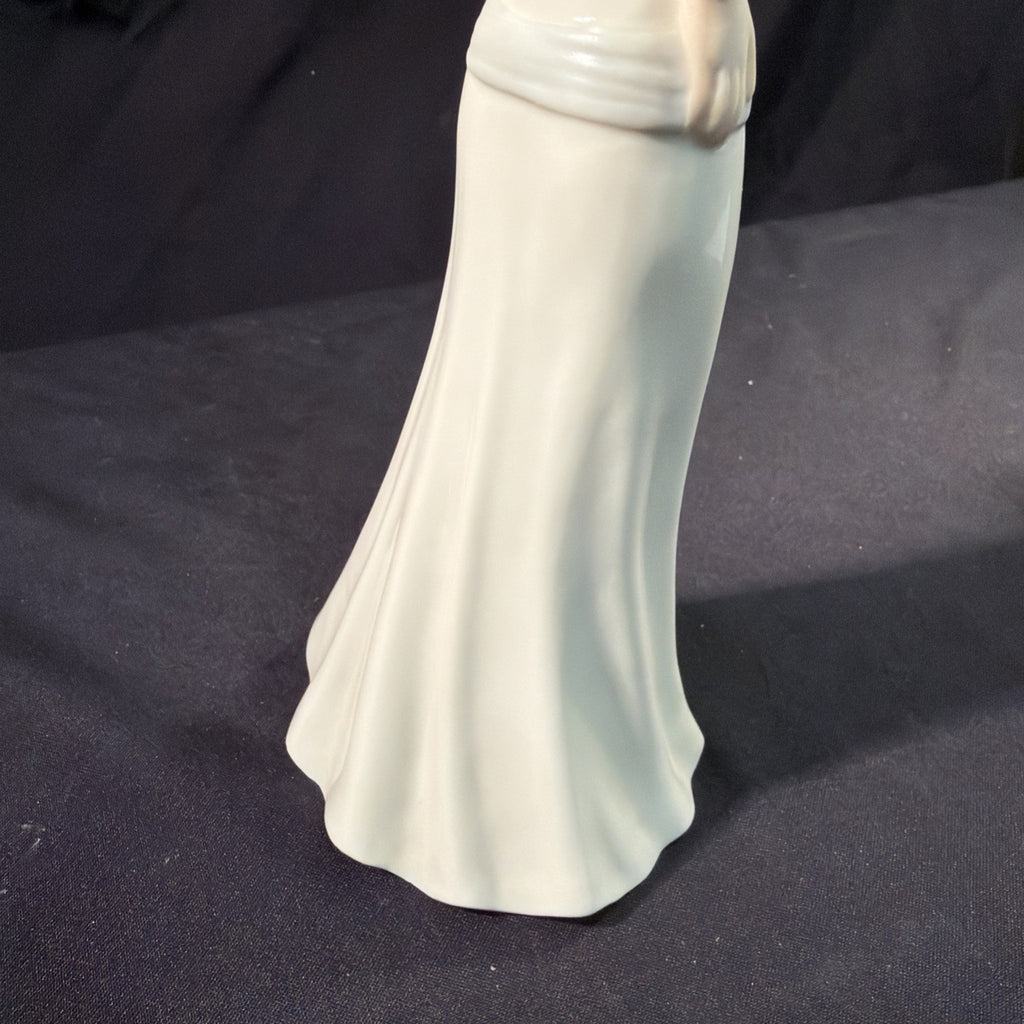 Berkeley An Evening Out TN5462 Figurine 24cm Tall Ex. Cond. - (2076) 