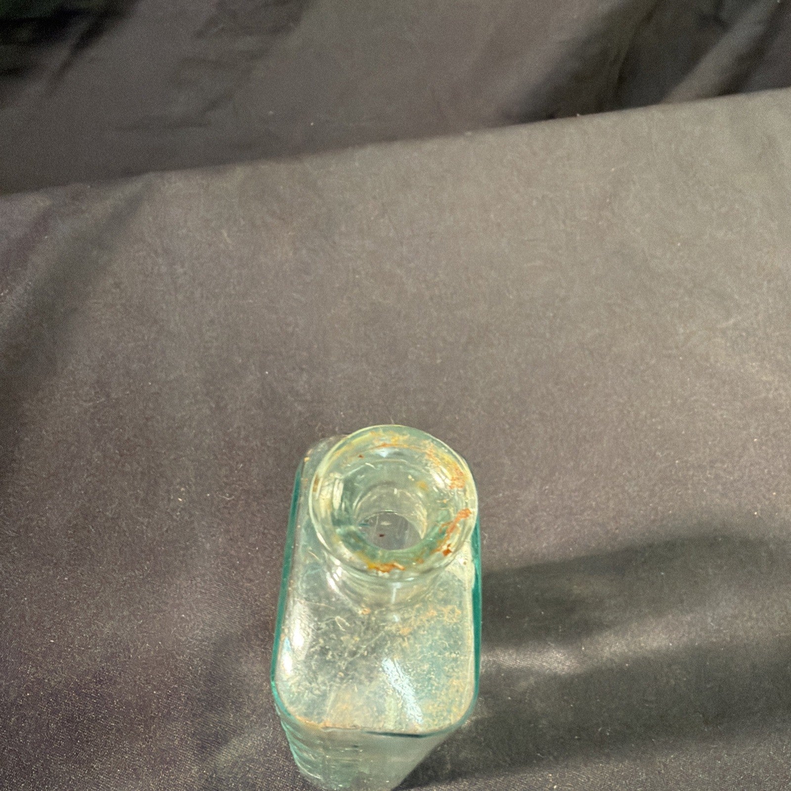 Antique Glass Bottle R.O. Pughe Chemist & Dentist Llanfairfechan Wales - (2016)