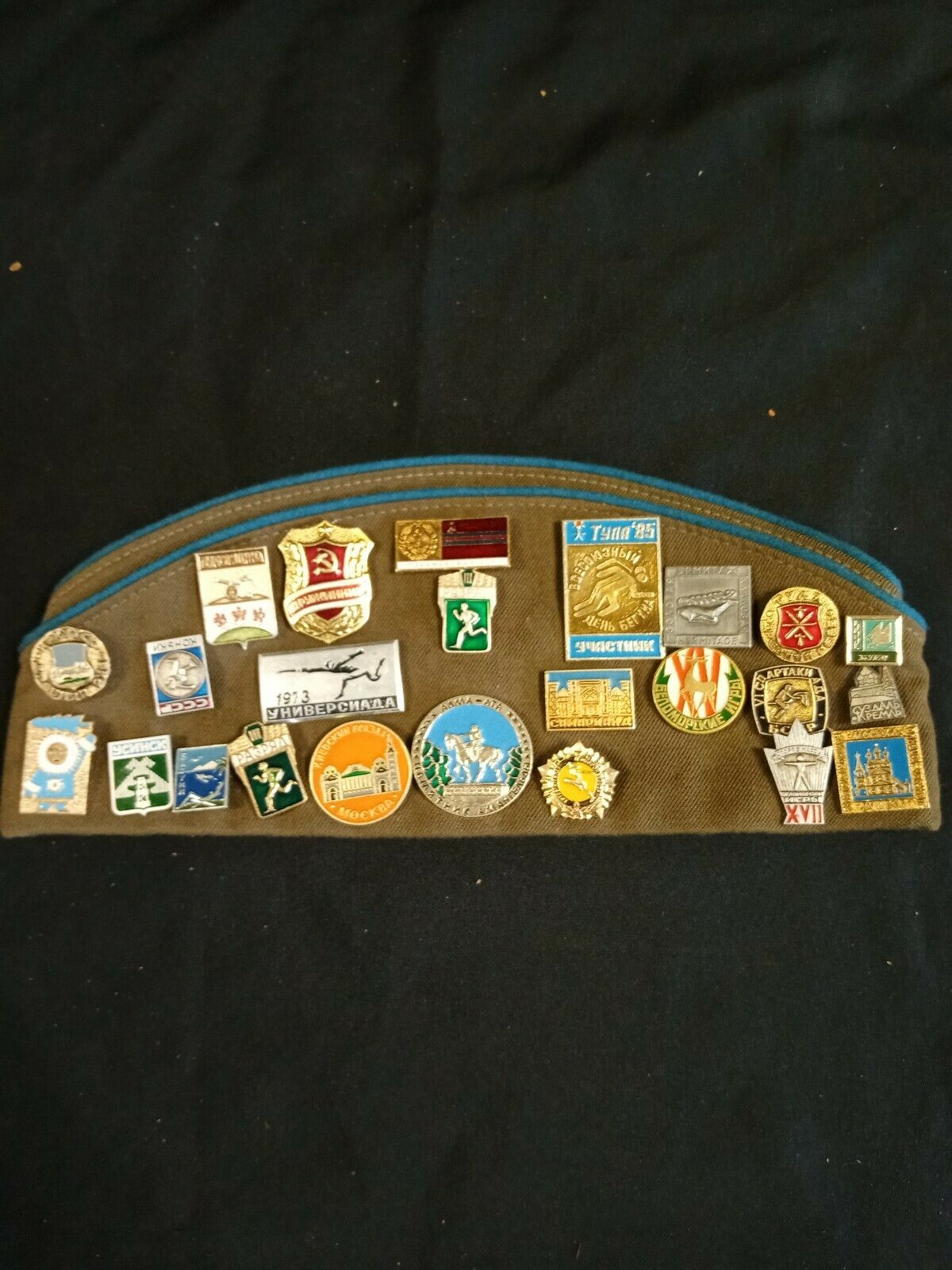 RUSSIAN Pilotka Flat Hat with 24 Pin badges & 3 fabric patches Military - (7968)