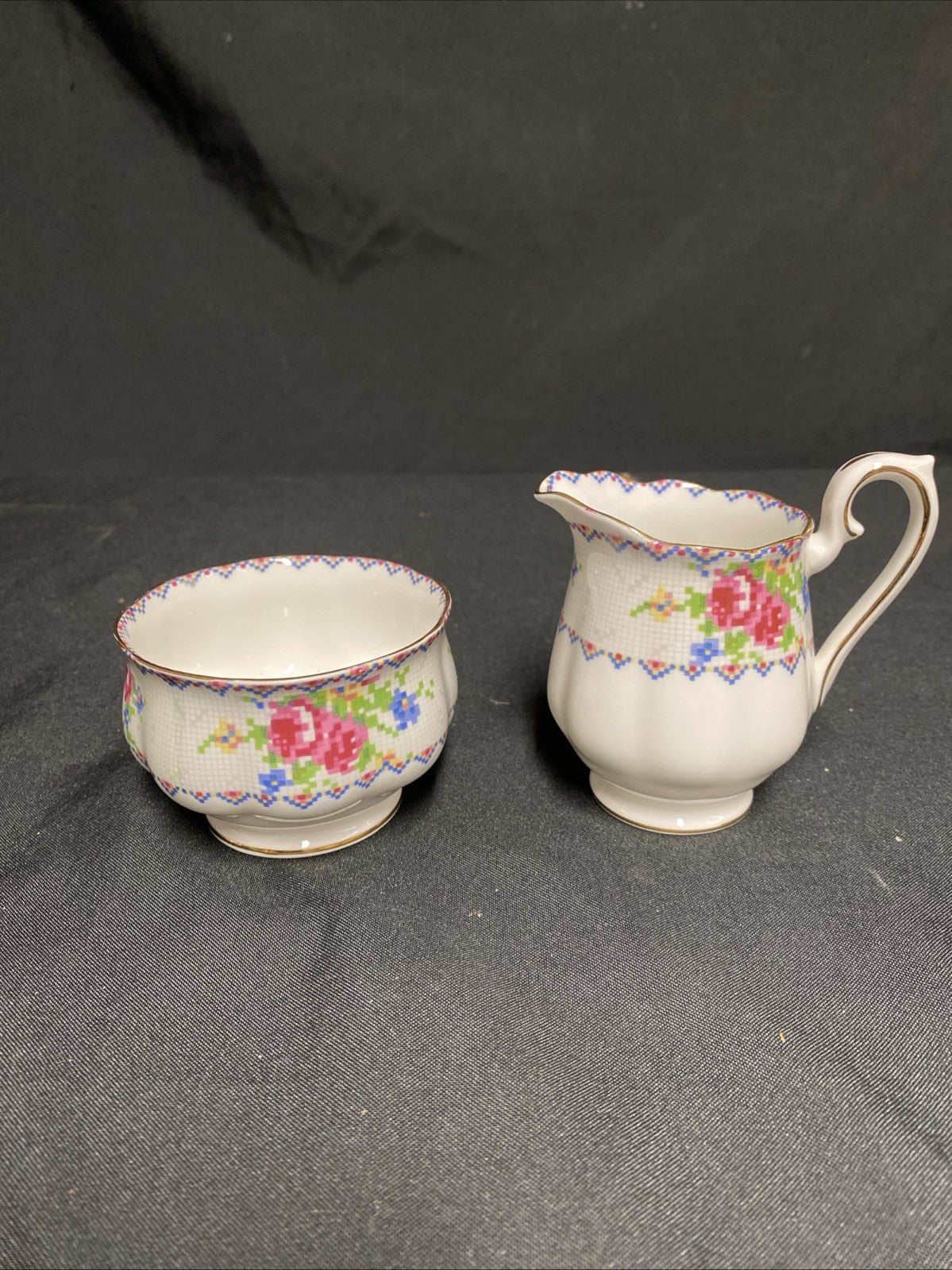 Royal Albert Bone China Petit Point RD778676 Sugar Bowl & Creamer Jug - (1762)