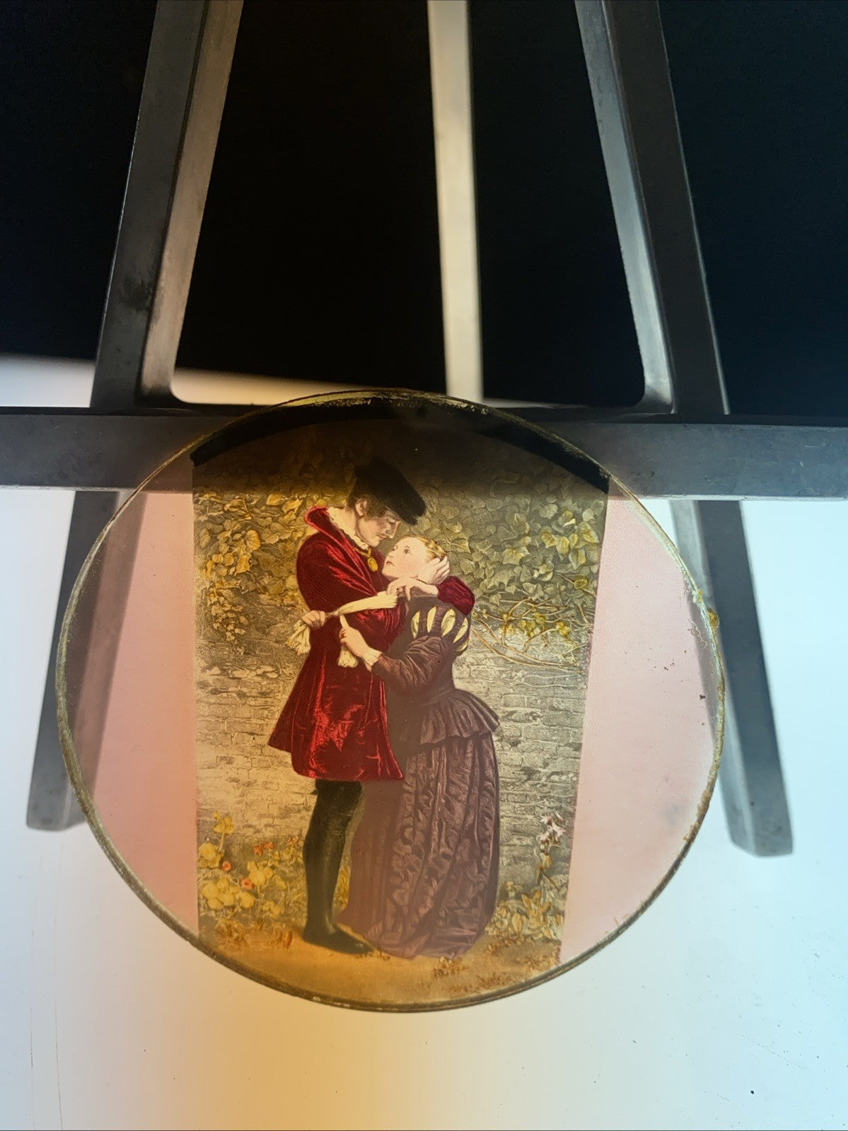 Magic Lantern Victorian Glass Round Handpainted Slide Courting Couple (1113)