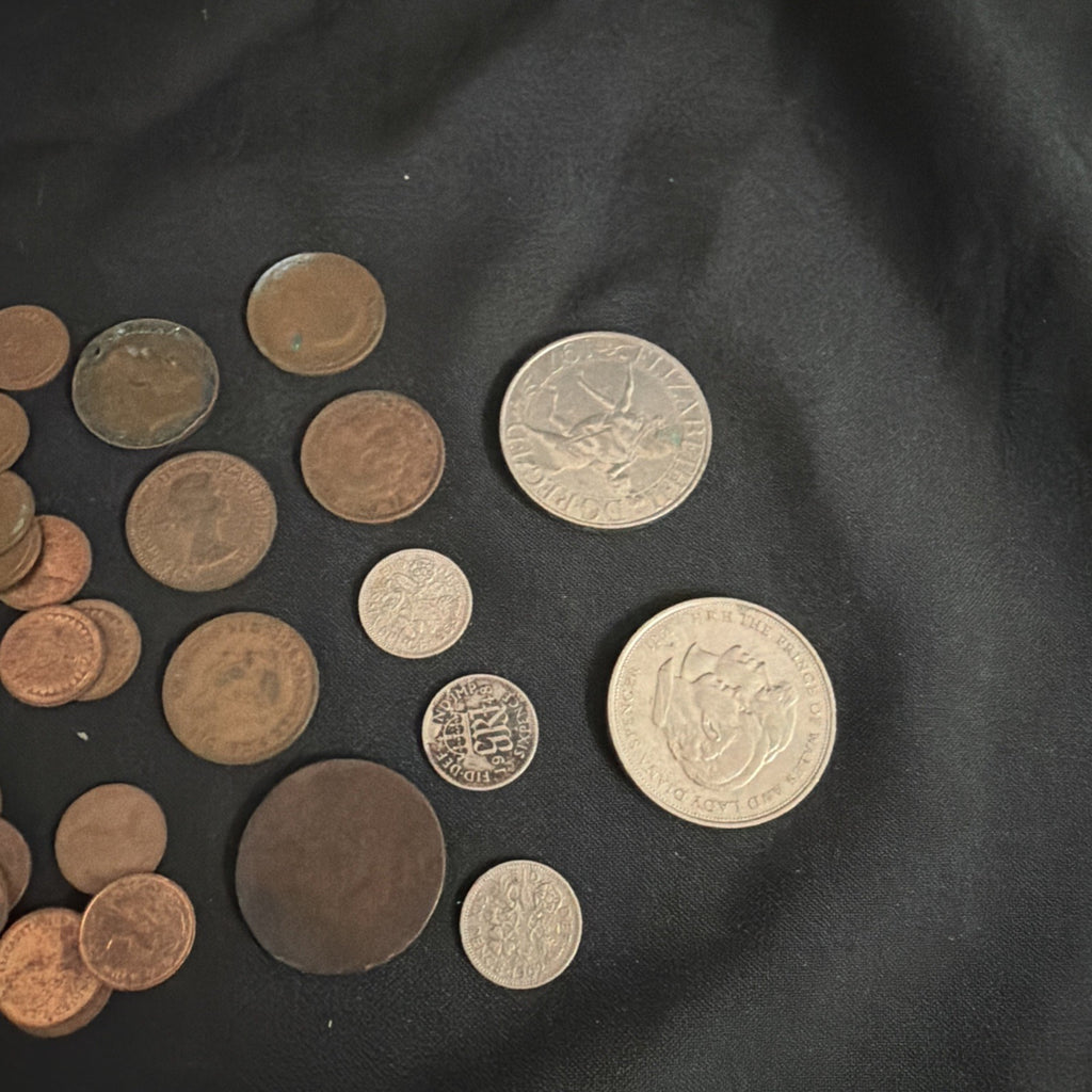 50 British Coins, Half Pennies new & Old Six Pence, Commemorative - (2361)