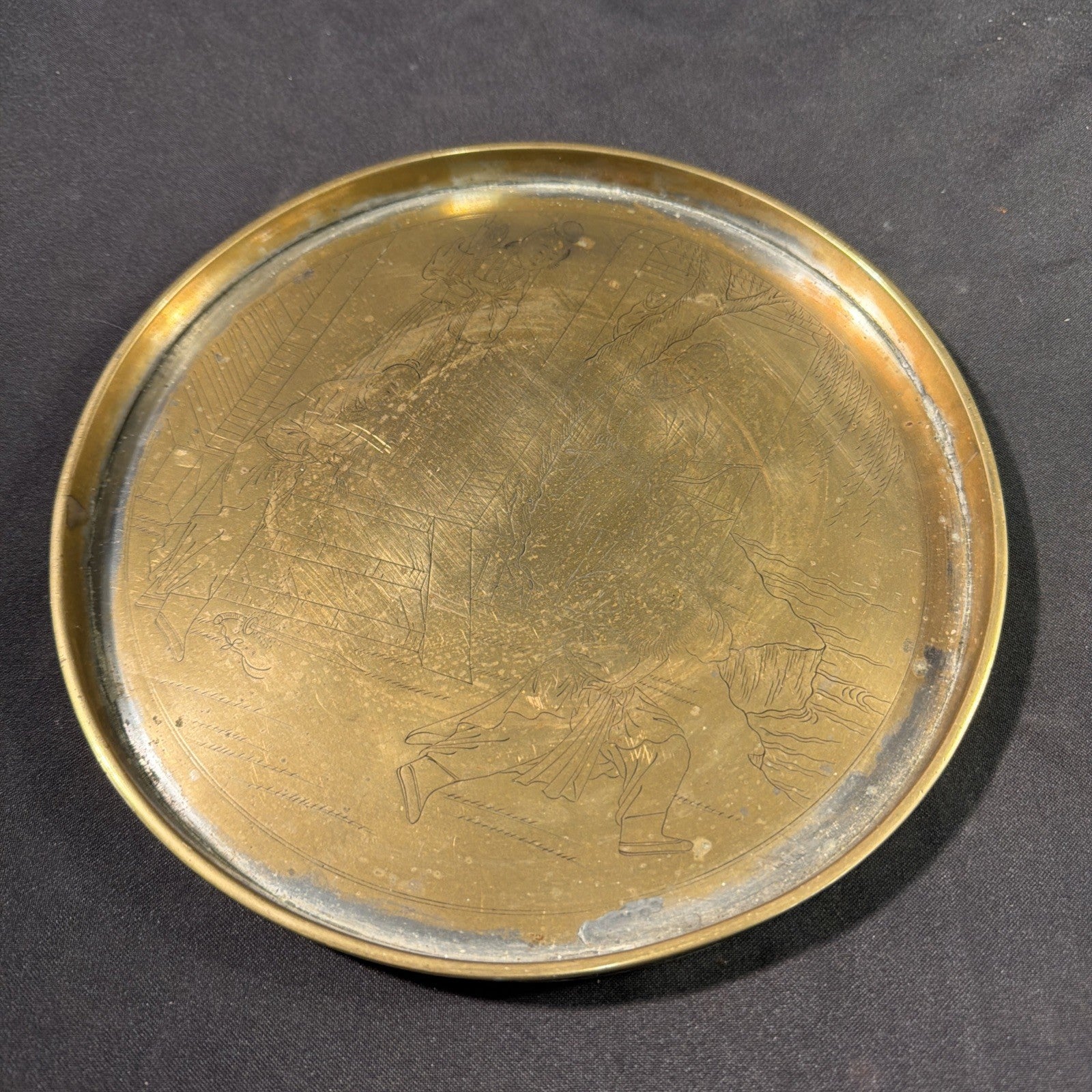 Chinese 1920's Heavy Brass Plate - 4 men fighting one with cut wrist & bleeding. - (2065)