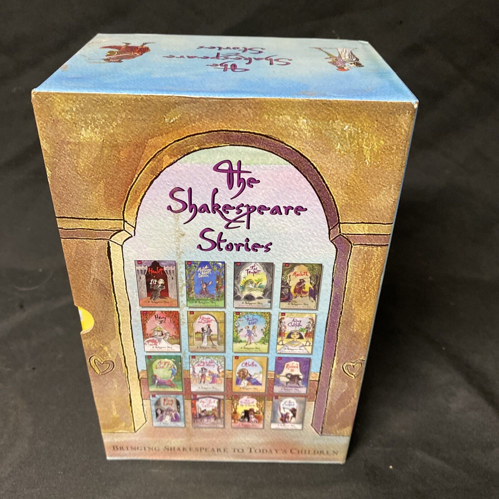 BOOK SET - The Shakespeare Stories 16 Box Set Matthews & Ross Children’s (5270)