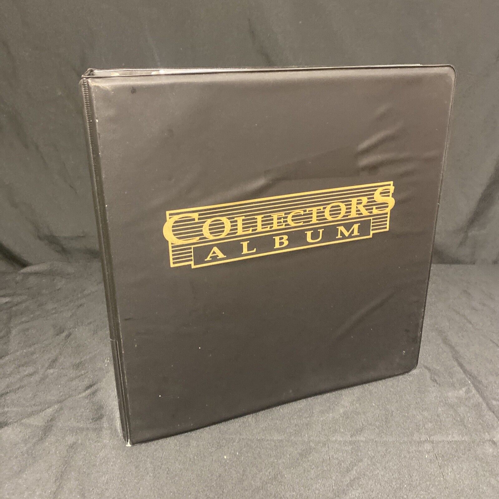 Cardguard Lever Arch Trading Card Folder Album & 900 card slots-(9339)