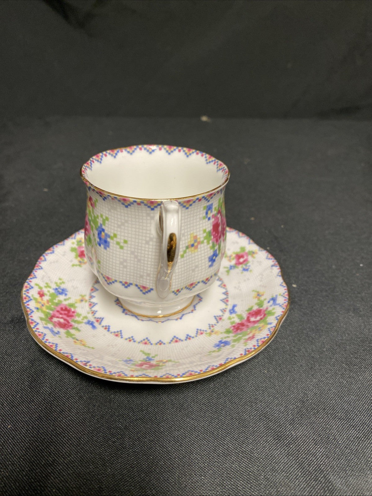 Royal Albert Bone China Petit Point RD778676 Tea Cup & Saucer - (1758)