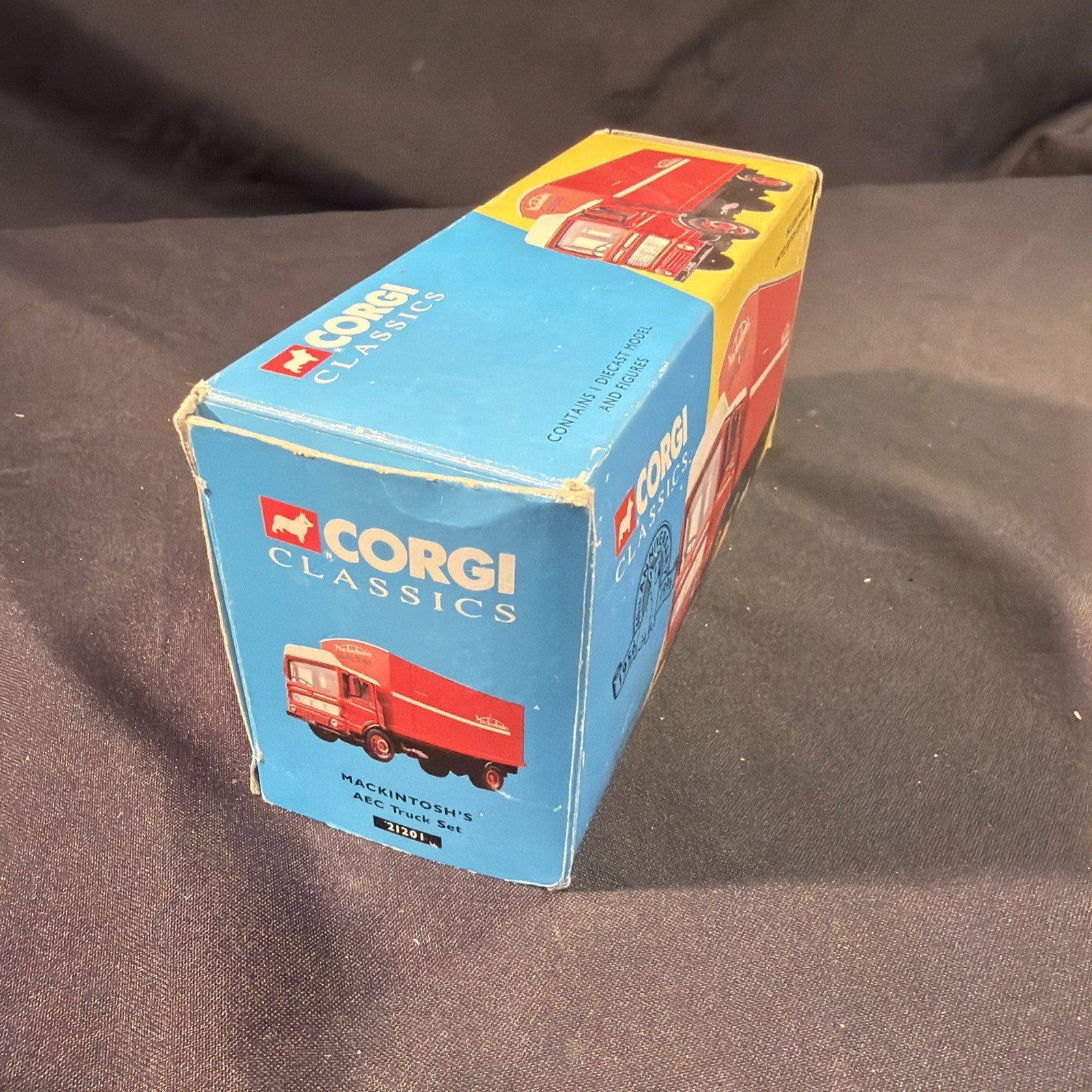 CORGI Classics MACKINTOSH'S AEC Truck Set 21201 LE #2249 of #8100 1995 - (2044)