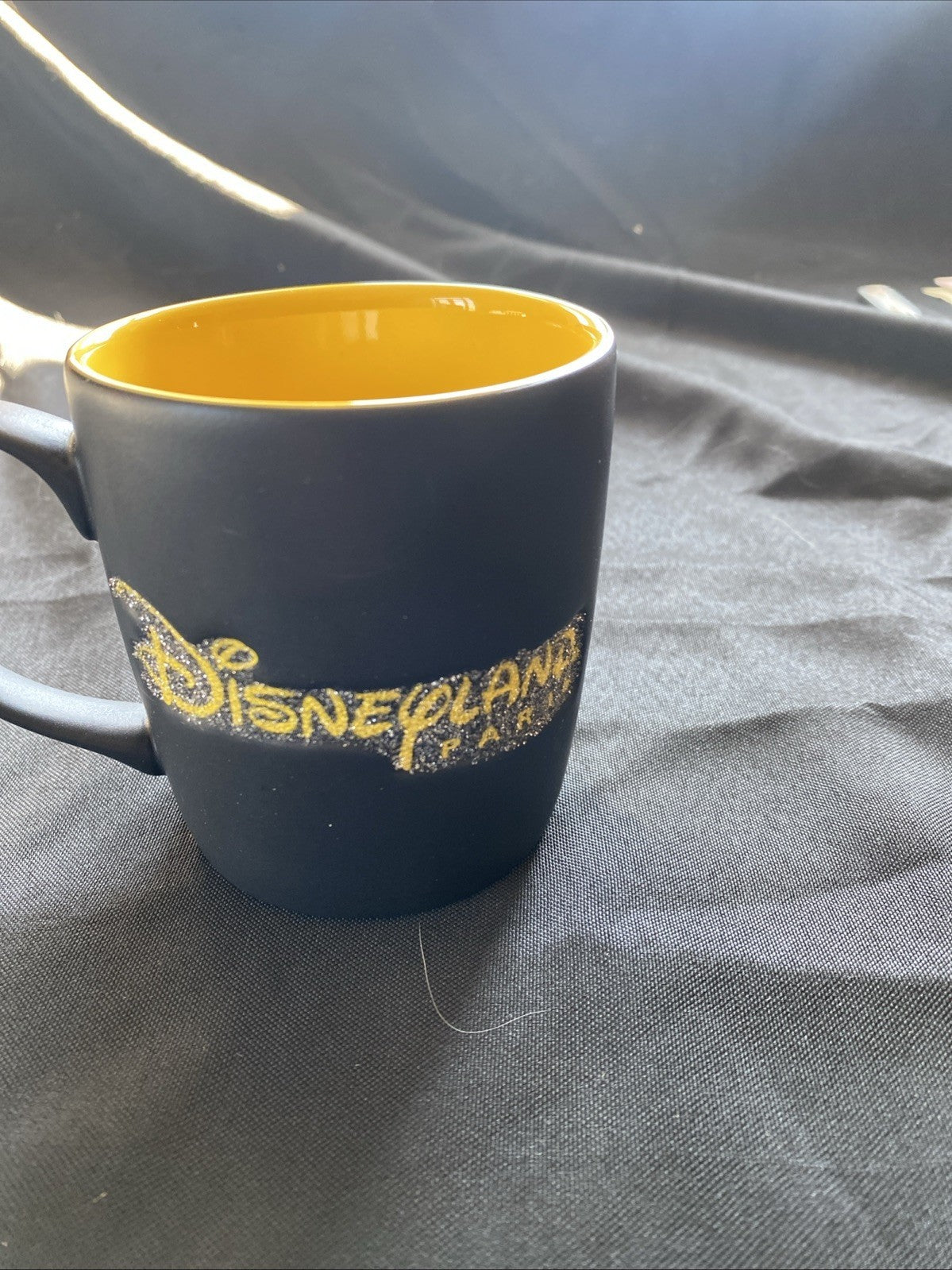 Disneyland Paris EXCLUSIVE Mickey Mouse mug glitter finish RARE - (1037)
