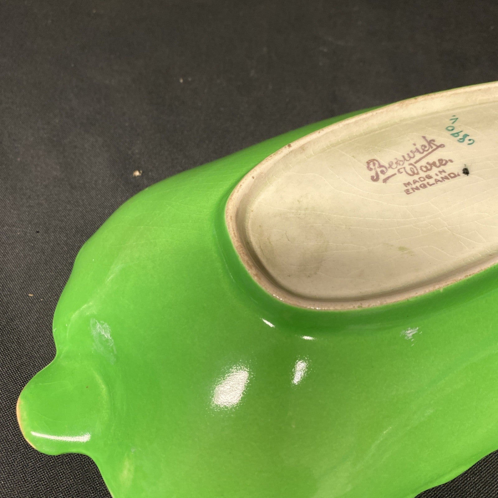 Beswick Ware 6890 Cabbage Leaf hand finished serving plate 31cm - (1722)