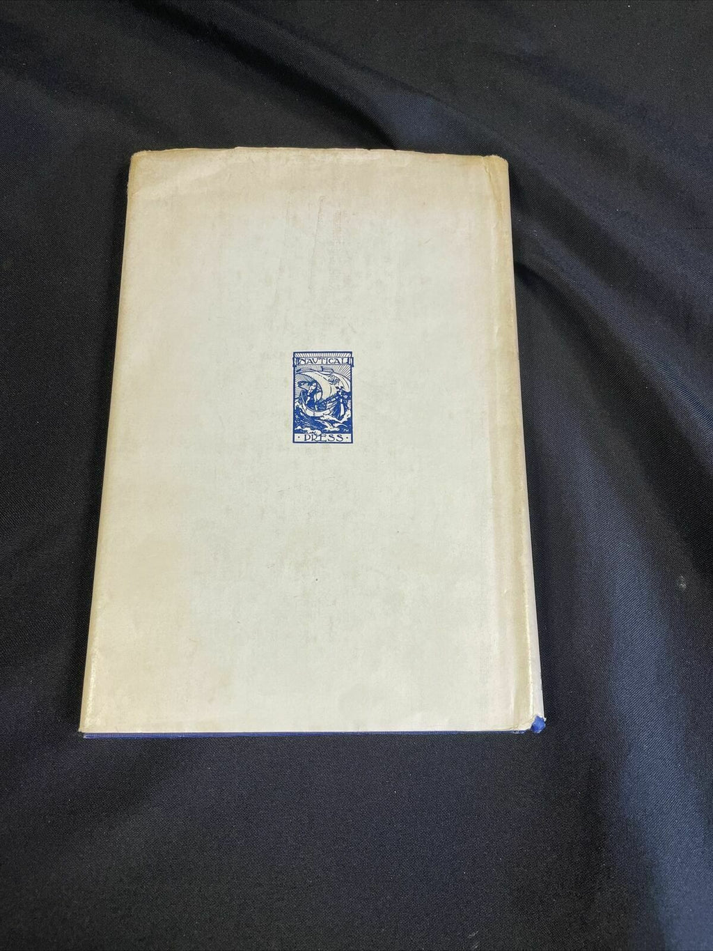 BOOK - Clipper Ship Models - E.W. Hobbs HB & DJ -(8191)