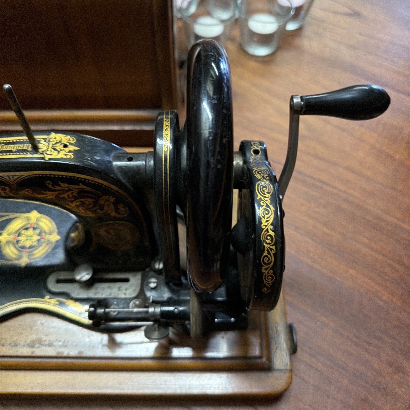 Singer Sewing Machine 1888 Fiddle Base 12K beautiful condition with case Antique - (2097) 