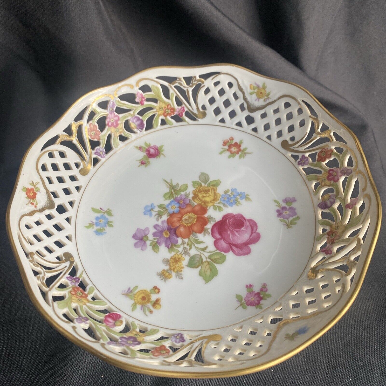 Schumann Arzberg Bavaria Germany Footed Bowl Porcelain Rose (9021)