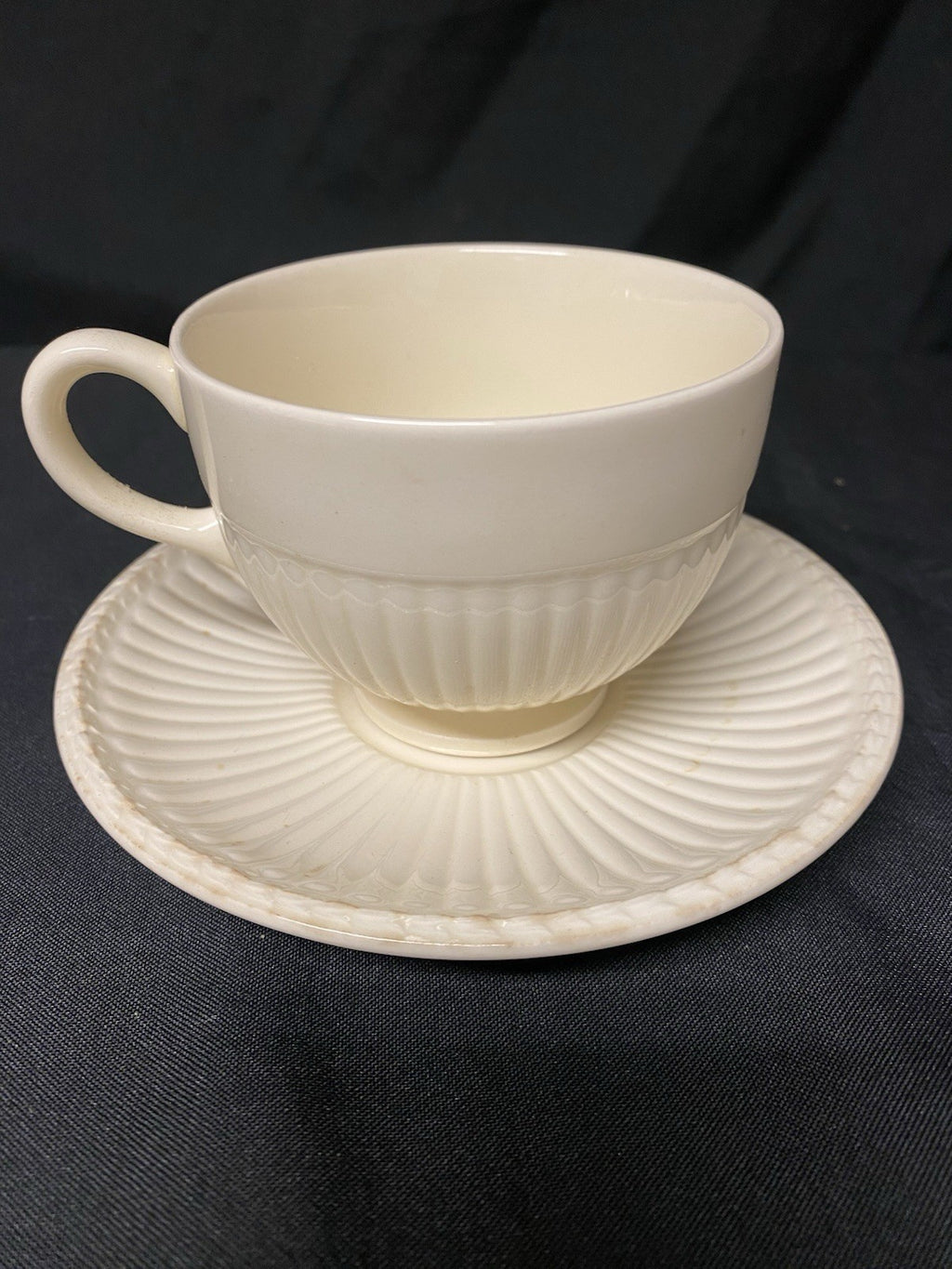 Wedgwood Of Etruria & Barlaston Edme Cream Teacup & Saucer Made In England (1406