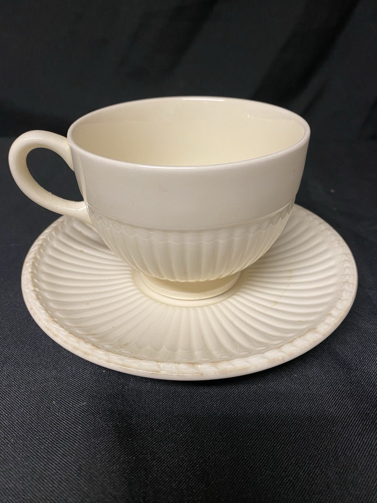 Wedgwood Of Etruria & Barlaston Edme Cream Teacup & Saucer Made In England (1406