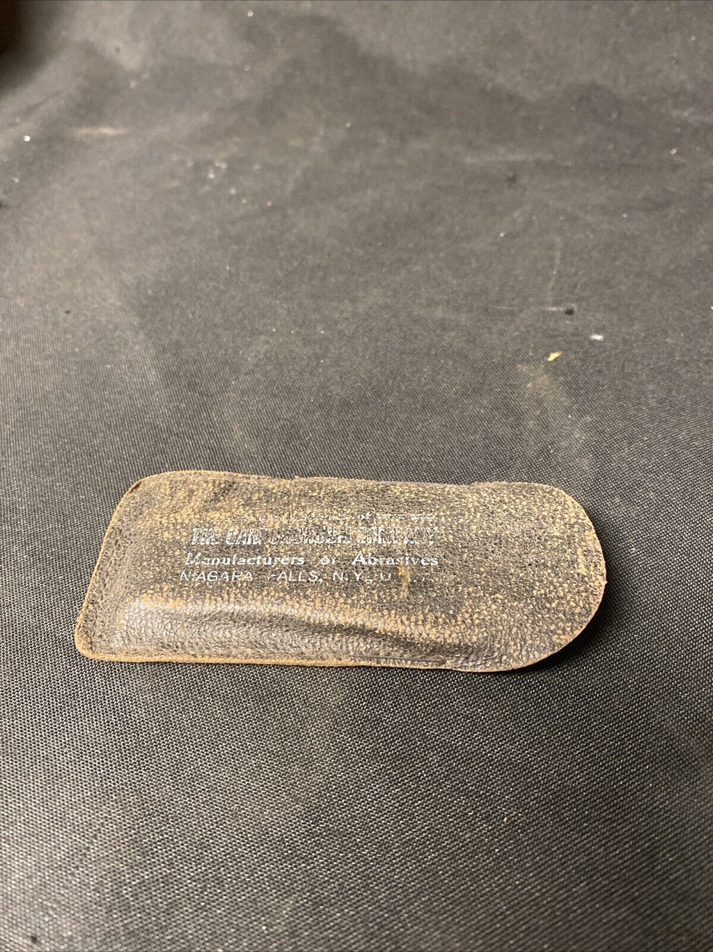 Antique Razor Sharpener & Case - The Carborundum Co, Niagara Falls U.S.A -(5702)