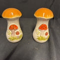 Merry Mushroom 1973 Sears Laurentian pottery Canada Salt & Pepper  - (1848)