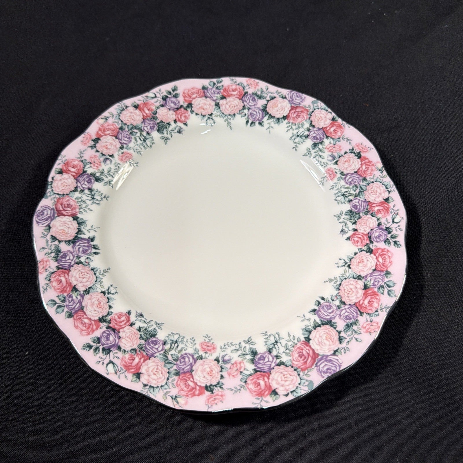Royal Albert Rose Garland 2001 - 21cm Plate Mint as New cond  -(2069)