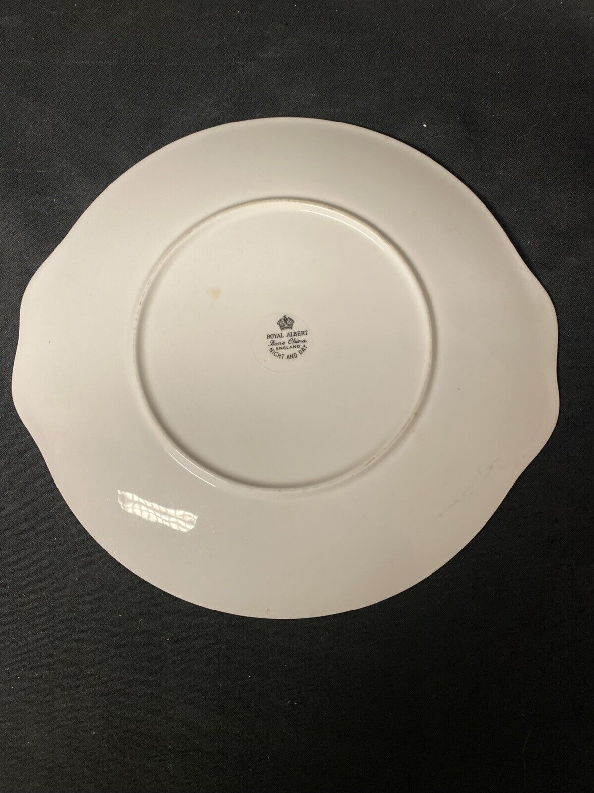 Royal Albert Night & Day Cake Plate 24cm Diameter Excellent Cond - (5728)