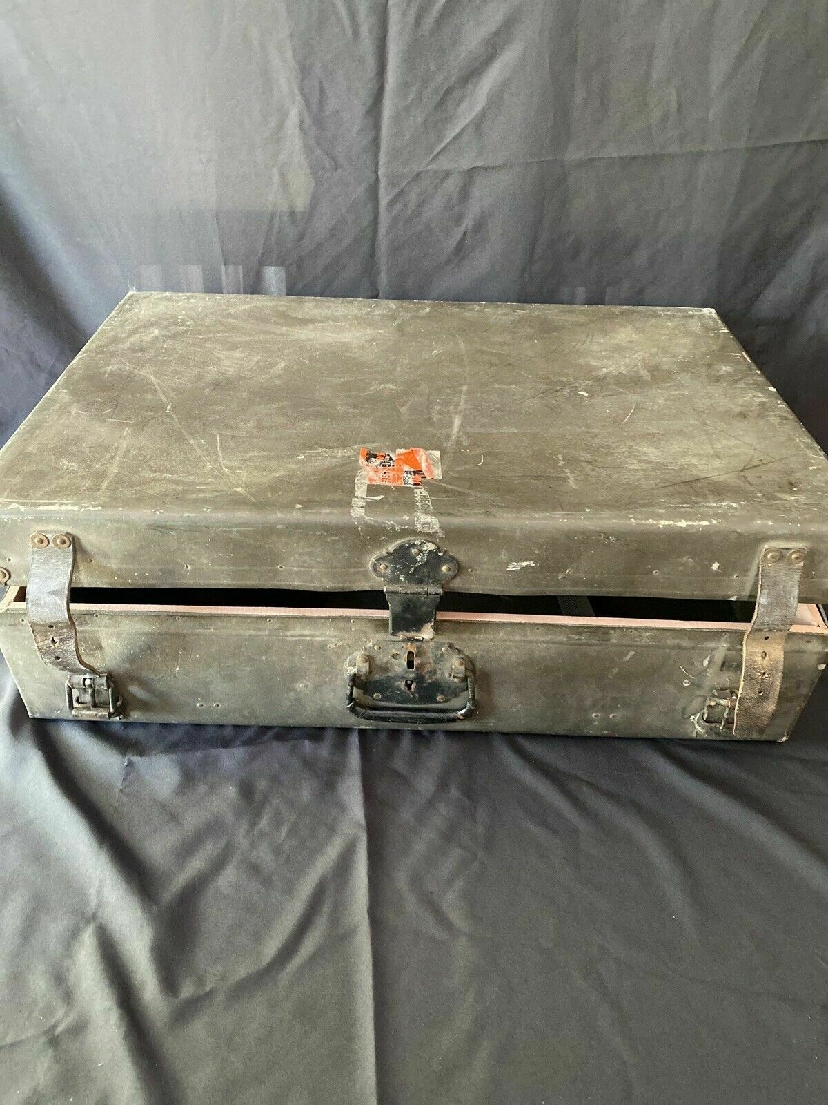 Military Suitcase Luggage Green Metal Parts Wood Frame Display Prop Unica 6516