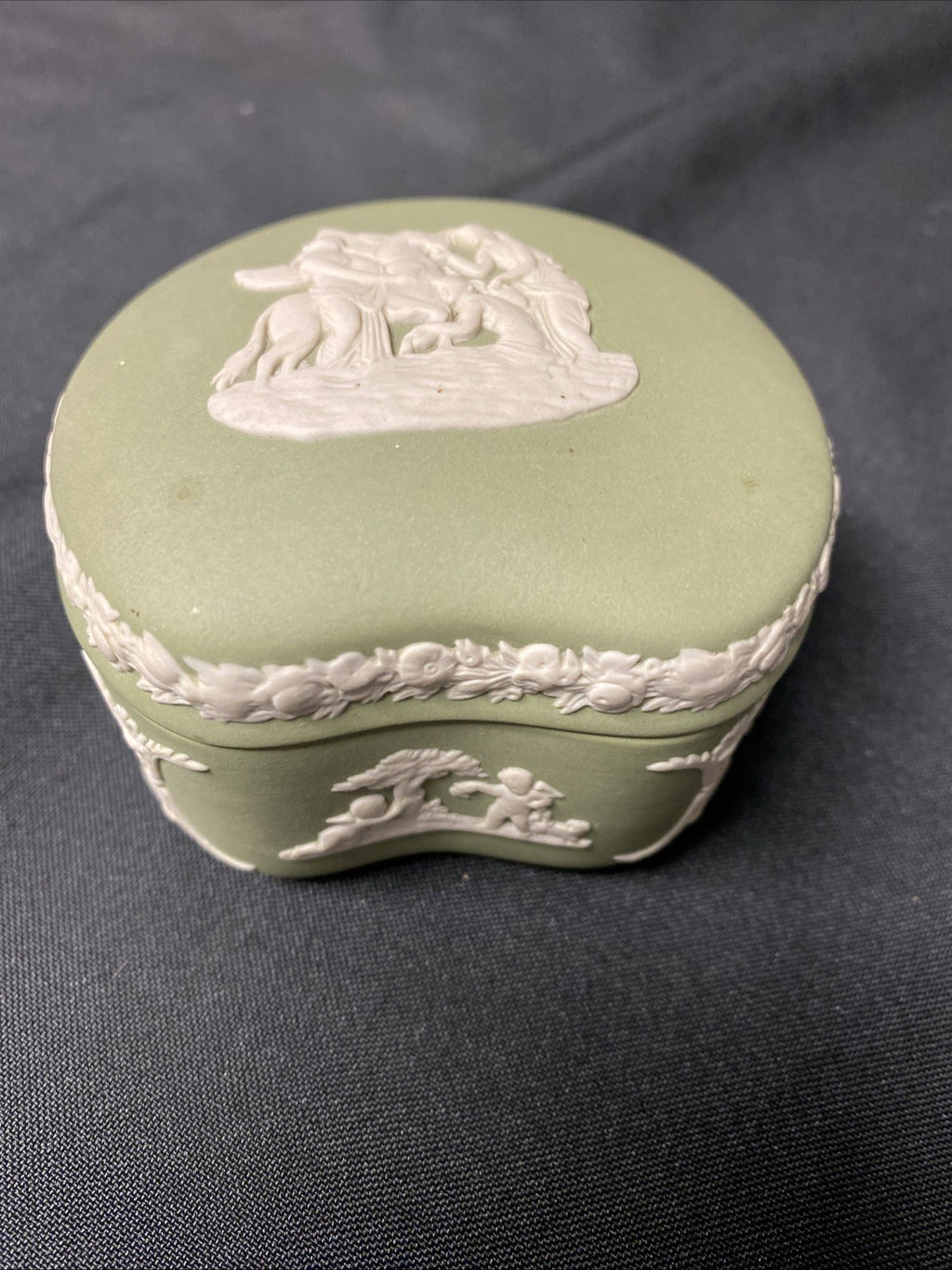 Vintage Wedgwood Jasperware Sage Trinket Box Grecian  - (1598)