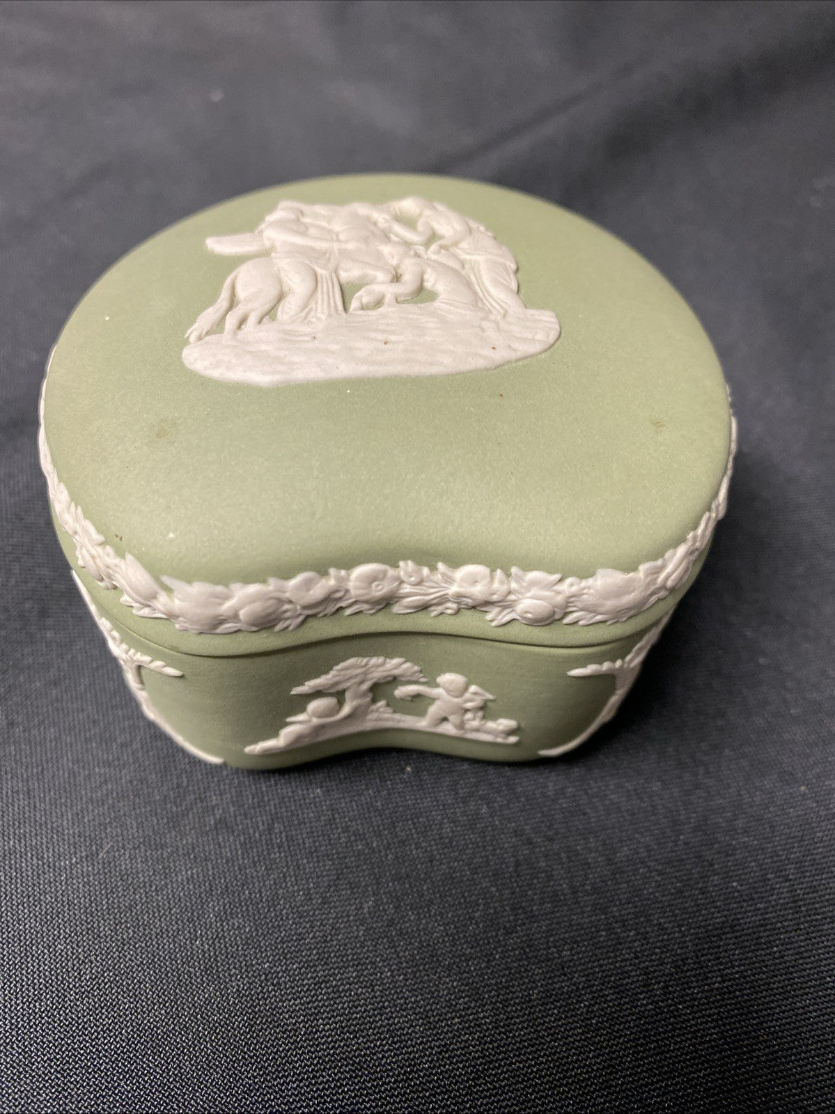 Vintage Wedgwood Jasperware Sage Trinket Box Grecian  - (1598)