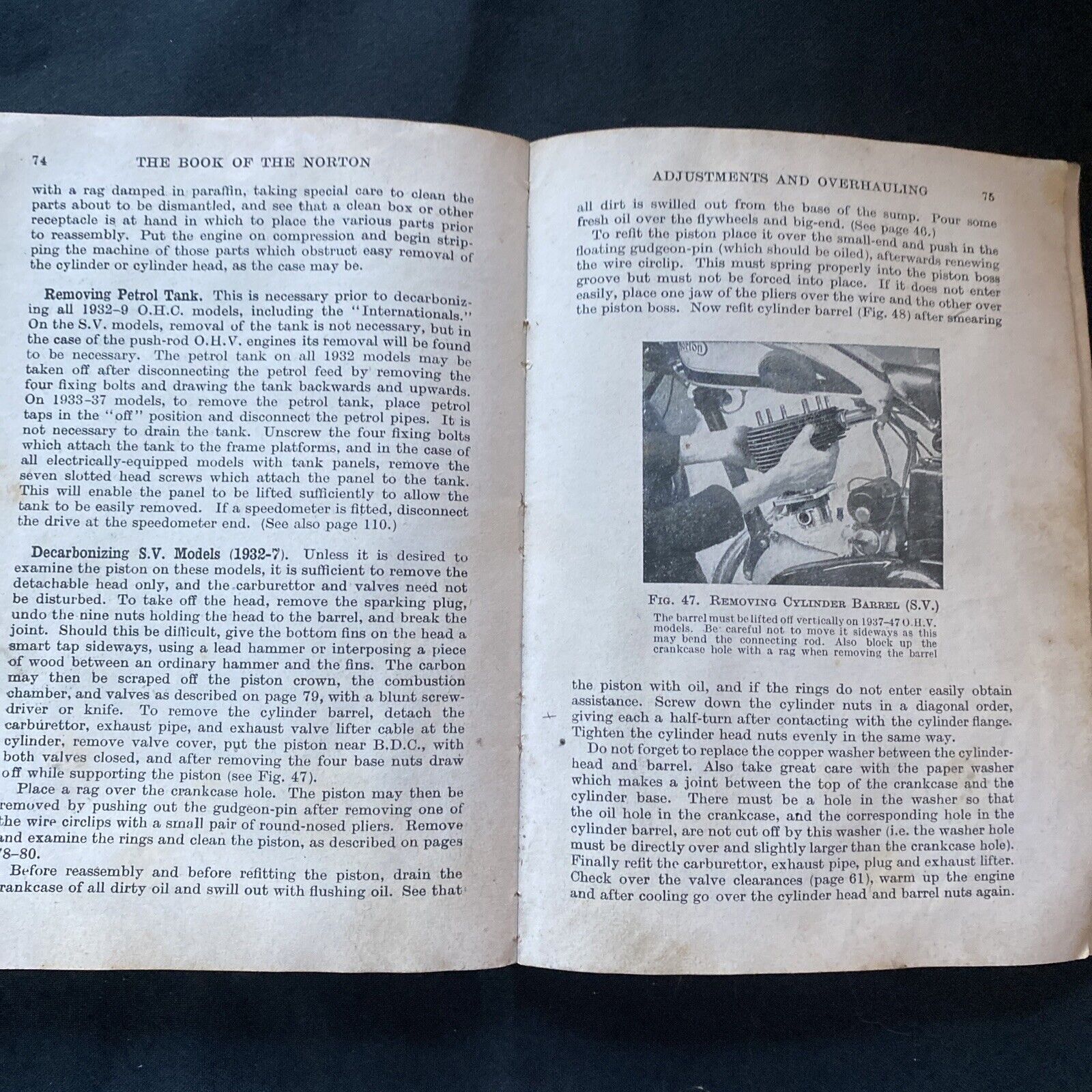 Pitmans Motor Cycle Library The Book of the NORTON WC Haycraft 1953 -(9597)