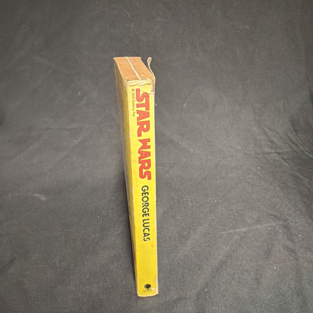 George Lucas, Star Wars - 1977 fifth reprint paperback book - (1907)