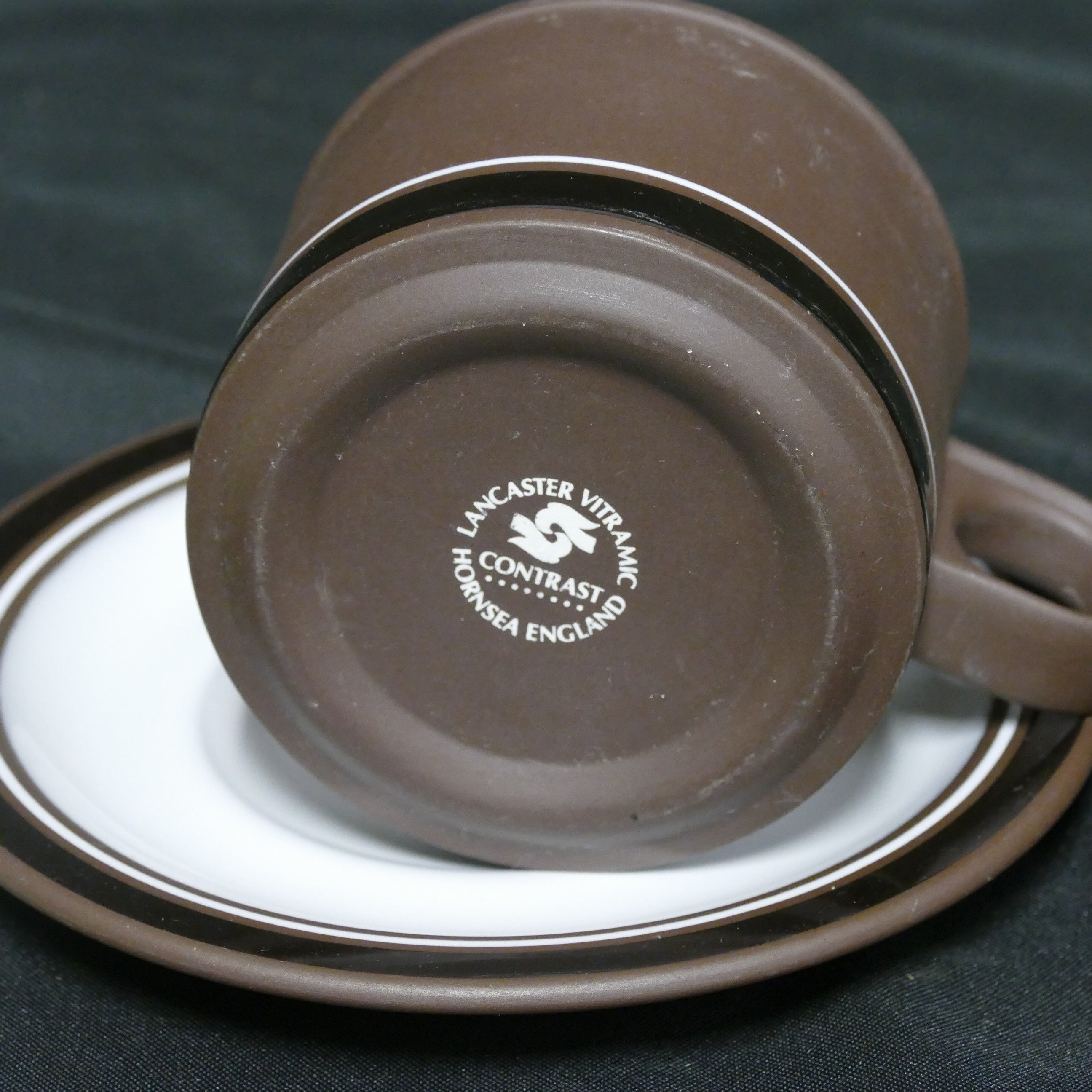 Hornsea CONTRAST Lancaster Vitramic England 2 x Tea Cups & Saucers 76/77 (9262)