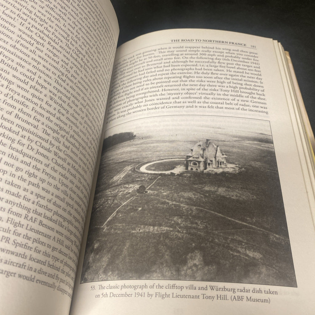 Book - Striking Back - Niall Cherry - 2009 - (1539)