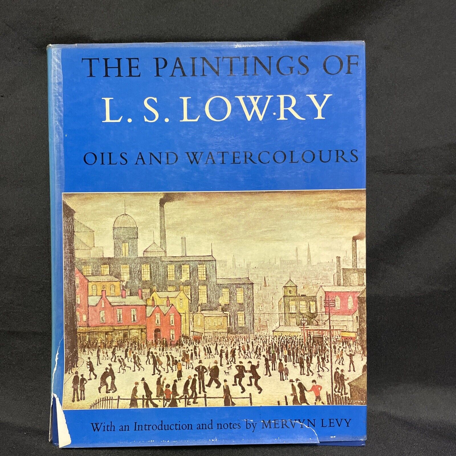 BOOK - The Paintings of L.S. LOWRY - Mervyn Levy - (9254)