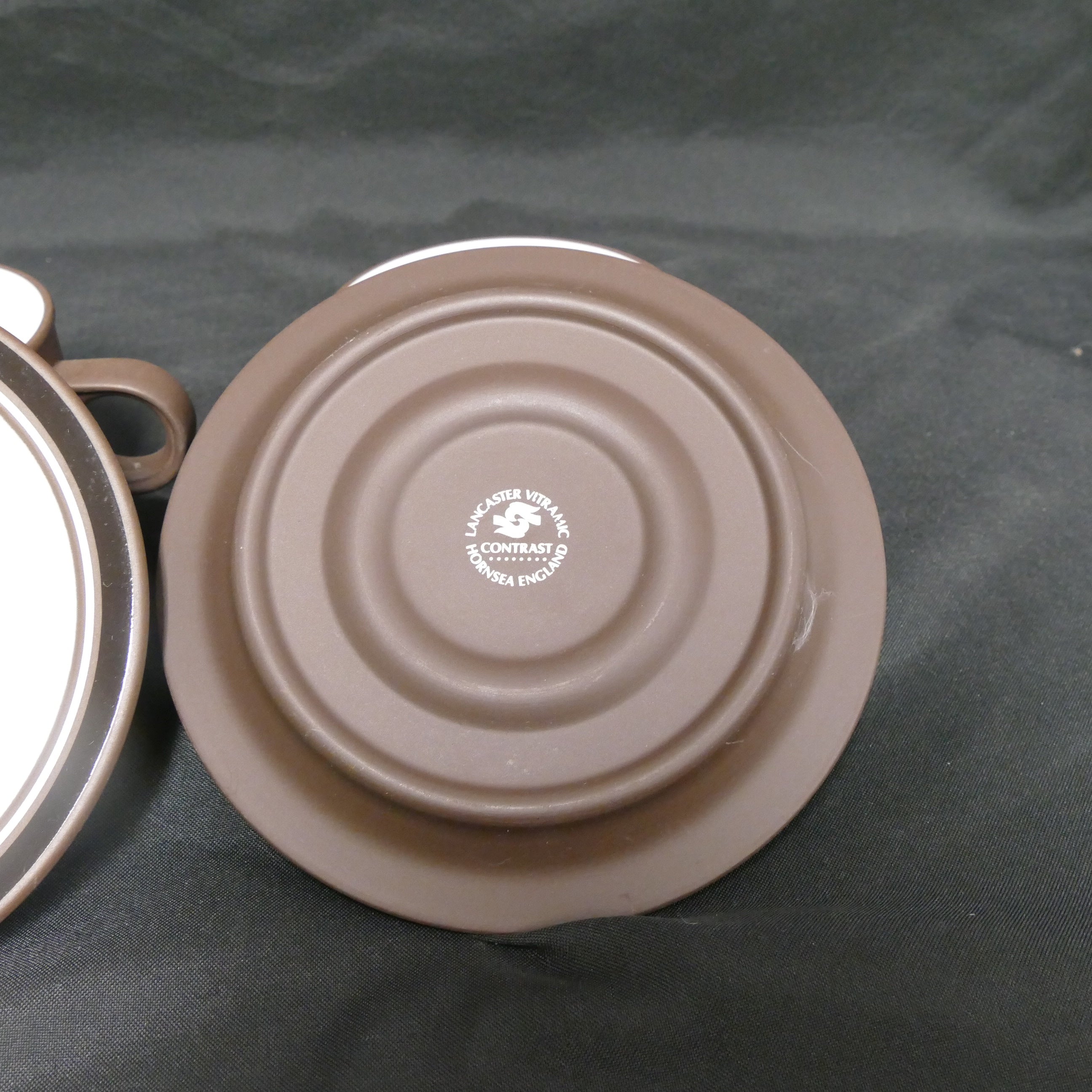 Hornsea CONTRAST Lancaster Vitramic England 2 x Tea Cups & Saucers 76/77 (9263)