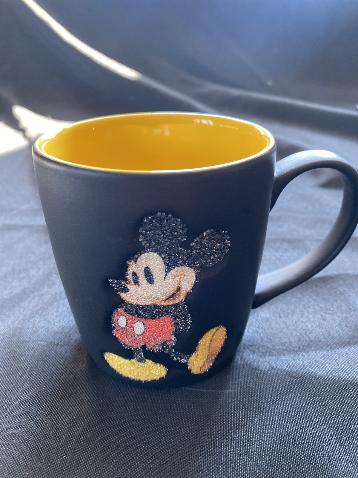 Disneyland Paris EXCLUSIVE Mickey Mouse mug glitter finish RARE - (1037)