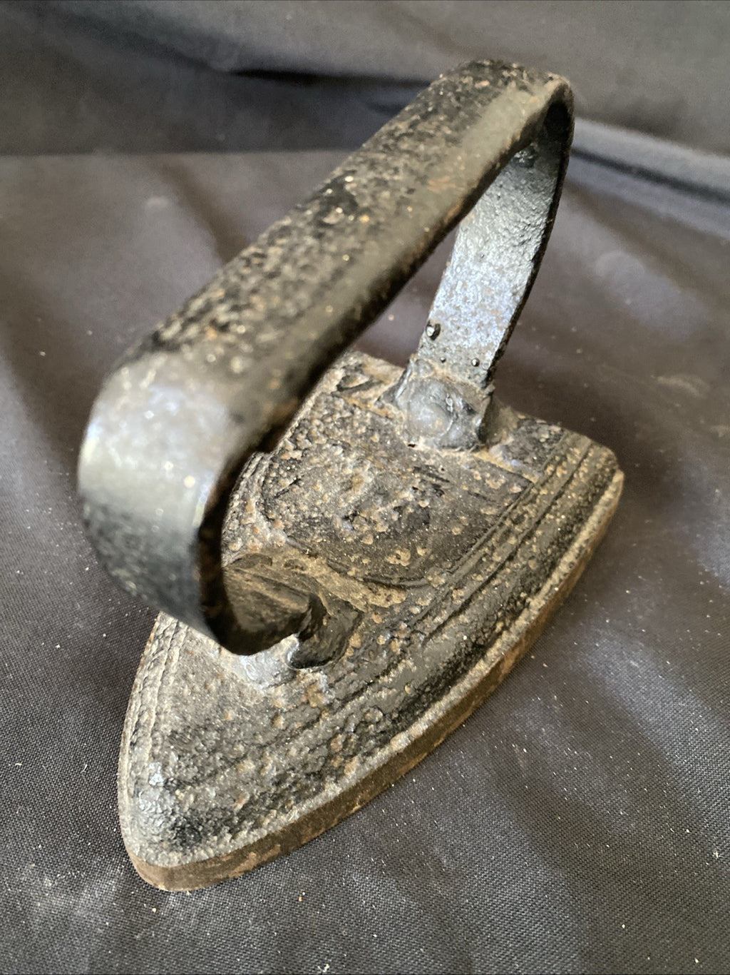 Antique Cast Iron Flat Clothes Iron No 4  Brass Base Doorstop Kitchenalia - (1205)