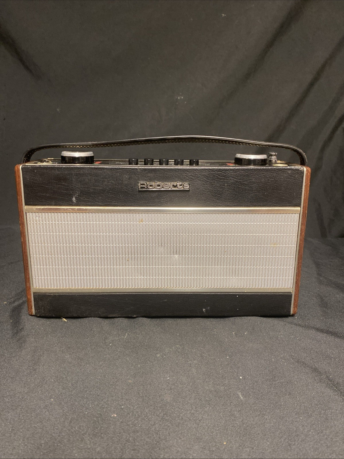 Vintage Roberts R600 Radio in original condition - (1787)