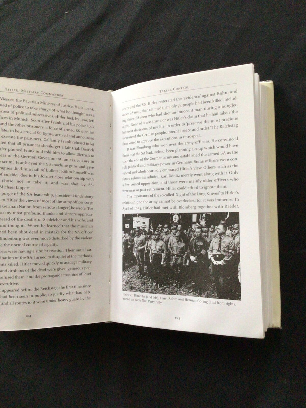 BOOK - HITLER MILITARY COMMANDER - Rupert Matthews - (8688)