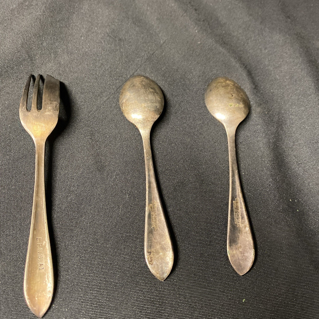 1930's Yeoman Plate EPNS 2 x spoons & 1 x Cake Fork - (1701)