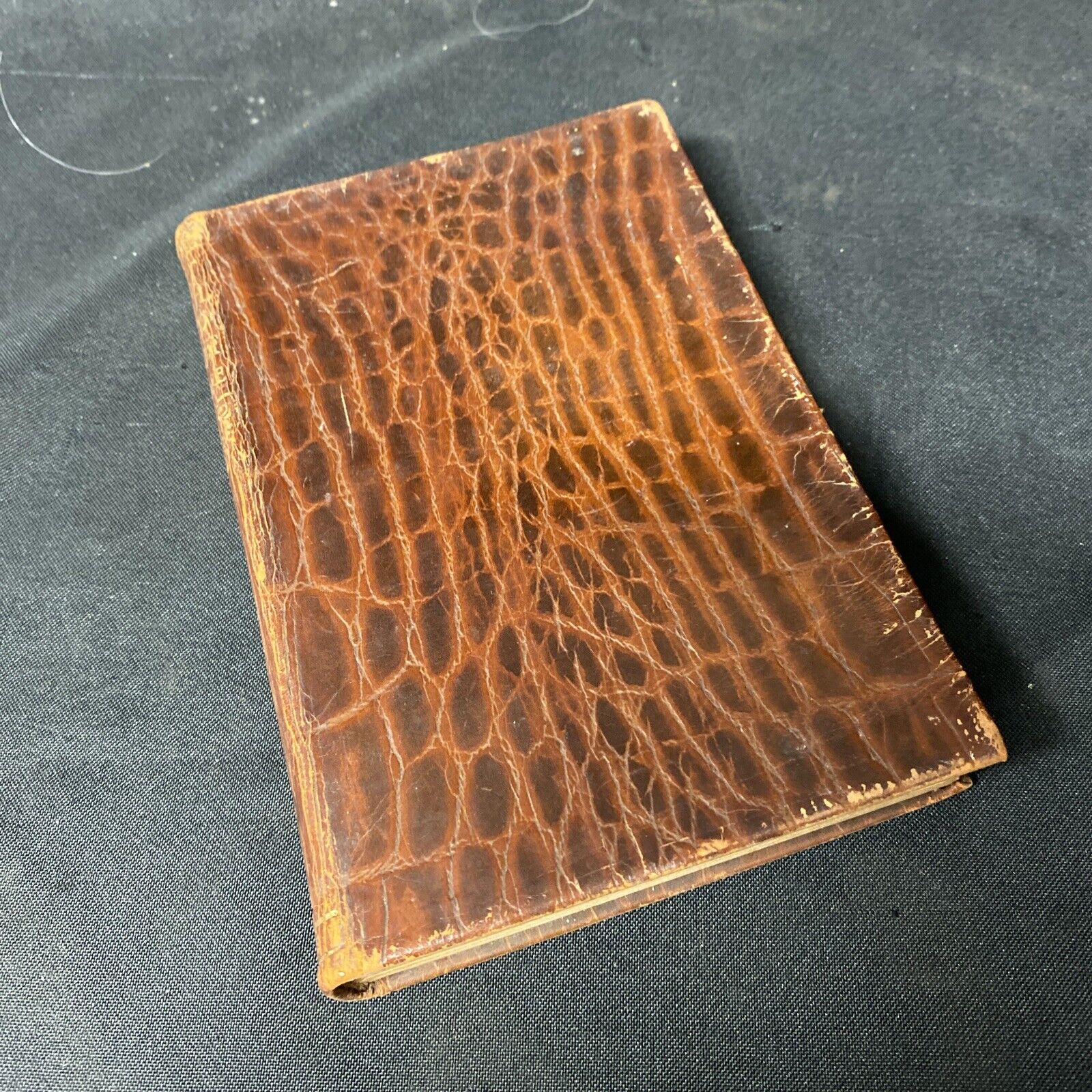 BOOK - Shakespearean Tragedies - Collins Leather Bound With Photographs - (5257)